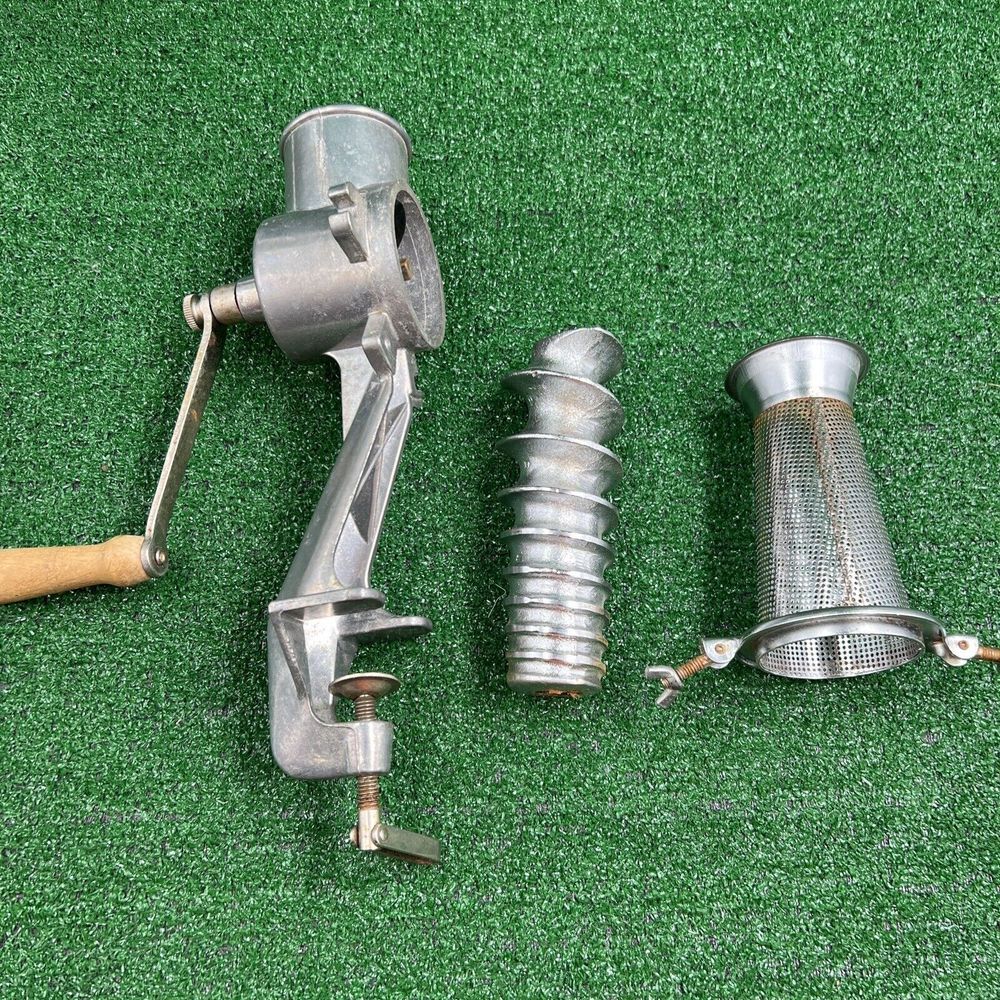 Vintage Victorio Model # 200‎ Grinder Metal Body Wood Handle Made in USA